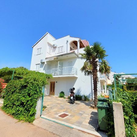 Apartments Neva & Neva Beach House Срима Екстериор снимка