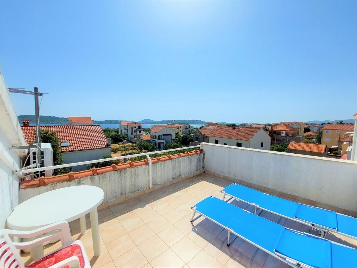 Apartments Neva & Neva Beach House Срима Екстериор снимка