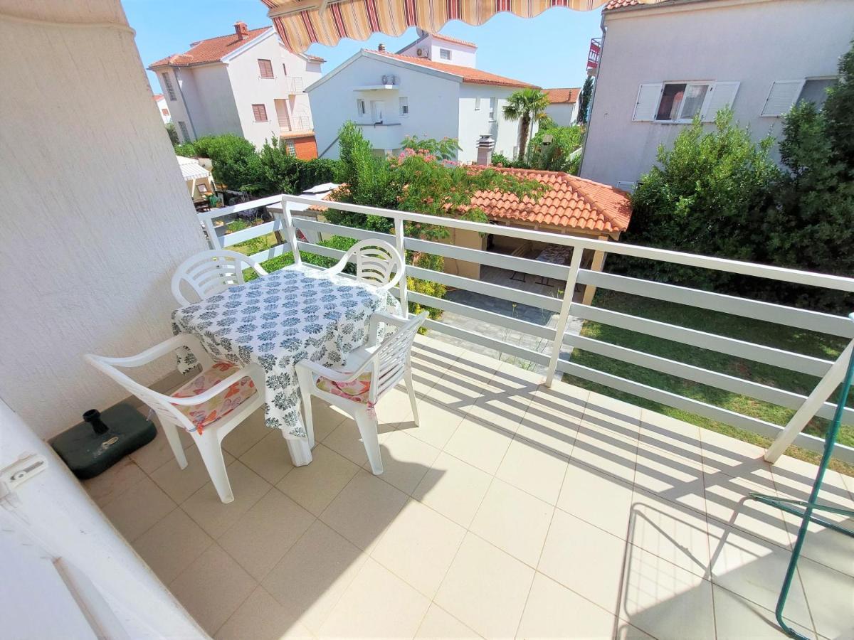 Apartments Neva & Neva Beach House Срима Екстериор снимка
