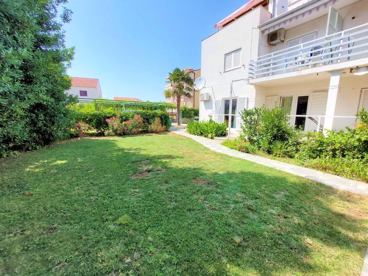 Apartments Neva & Neva Beach House Срима Екстериор снимка