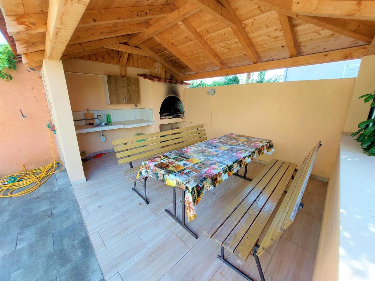 Apartments Neva & Neva Beach House Срима Екстериор снимка